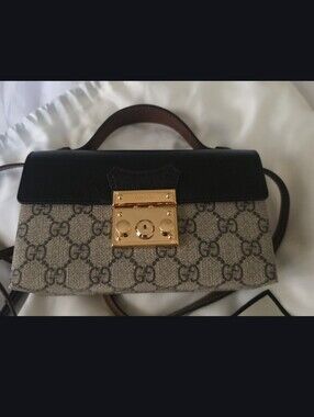 NEW Gucci Beige GG Supreme Satchel with Black Trim and Gold Hardware